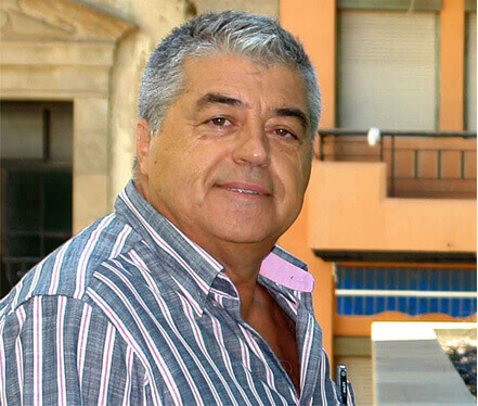 Ángel, archivero del Parlamento de Canarias